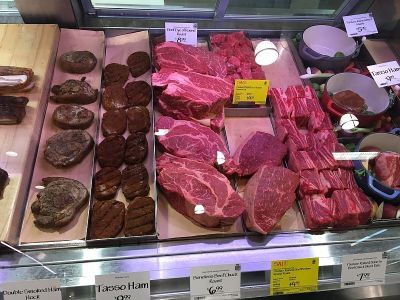 ハムとお肉の塊