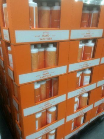 消毒アルコールの棚