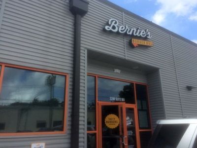 バーガー屋さん正面