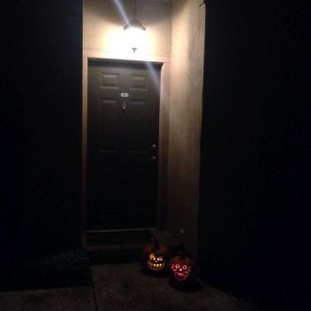 アパート前のハロウィンかぼちゃ