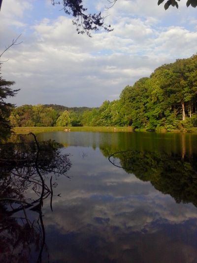 湖を逆側から
