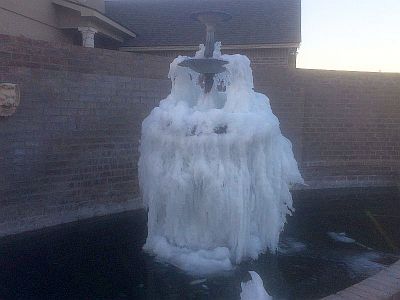 凍った噴水