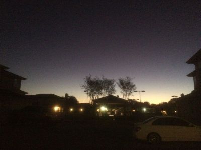 朝のアパートからの風景