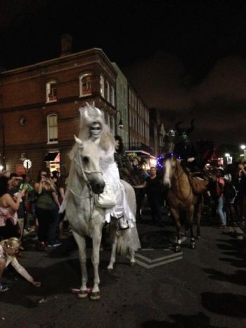 ハロウィーンパレードの絵