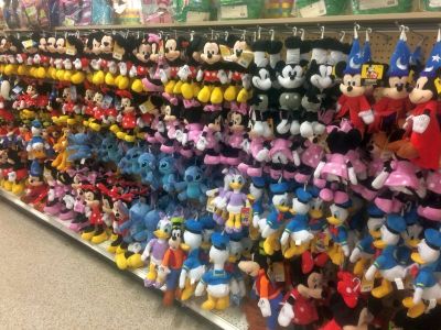 ミッキーのぬいぐるみ