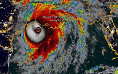 ハリケーン「ローラ」の衛星写真