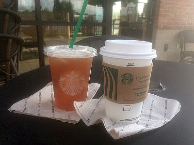 コーヒーとアイスティー